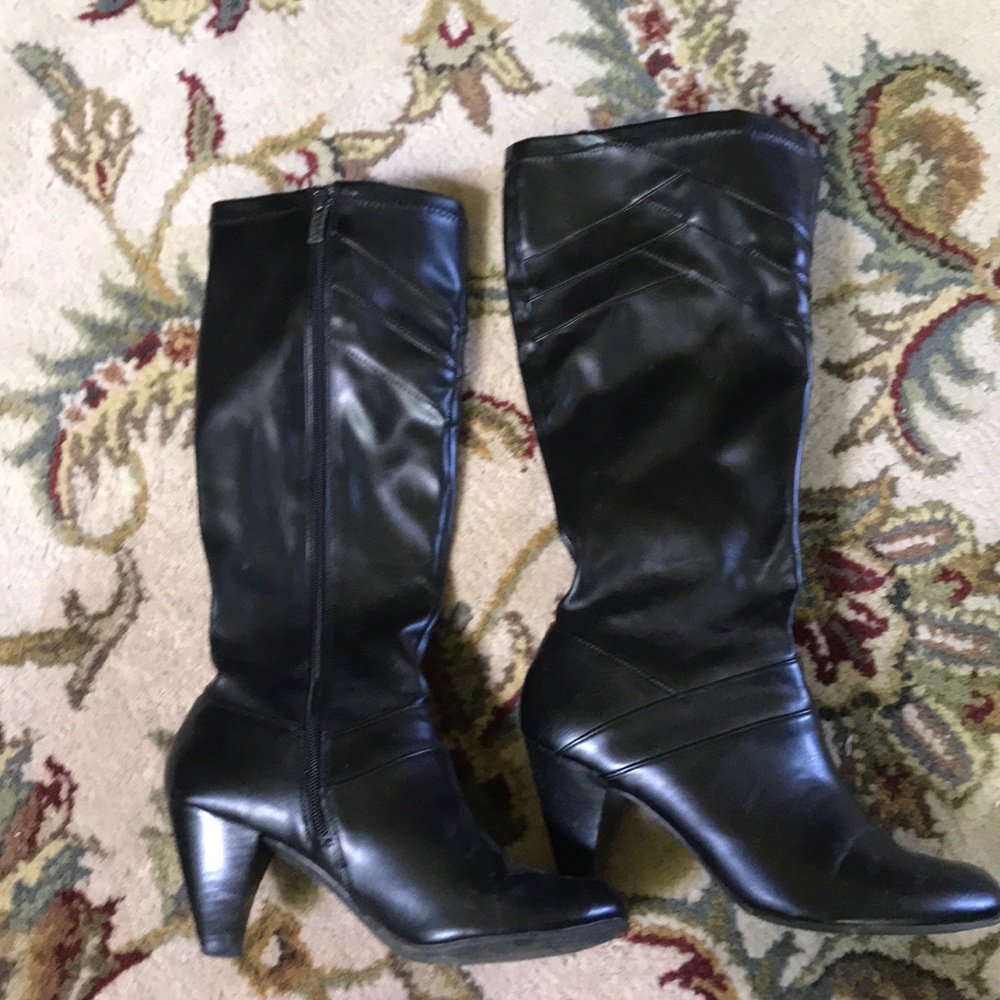 Kenneth Cole Reaction Heeled Boots